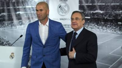 Muchos nombres de futbolistas han sido vinculados con el Real Madrid y ahora con la llegada de Zinedine Zidane al banquillo merengue algunos suenan con más fuerza. Florentino Pérez deberá ir alistando la chequera para el mercado de piernas.