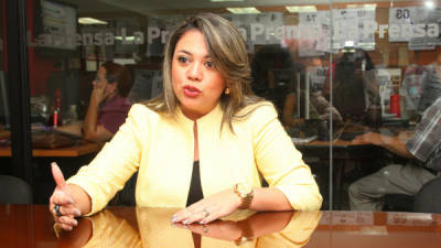 Georgina de Zavala, candidata a diputada por Cortés, incentivará la excelencia académica de los estudiantes.