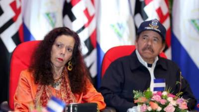 Ortega junto a su esposa y vicepresidenta, Rosario Murillo.