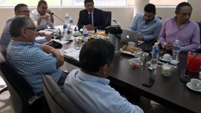 DIÁLOGO. Representantes de la cadena cafetalera en la reunión que desarrollaron ayer en la capital.
