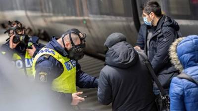 Francia también registra un primer caso de esa cepa de coronavirus y en España ya hay cuatro personas con la nueva variante.