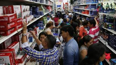 Diunsa ha causado locura con su promoción del 2x1. Fotos: Amilcar Izaguirre.