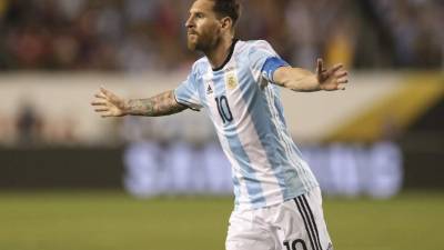 El jugador de Argentina, Lionel Messi celebra su anotación ante Panamá . Foto EFE/ David Fernández.