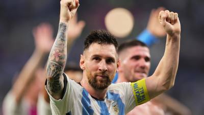 Lionel Messi celebrando la clasificación de Argentina.
