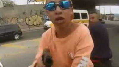 Un hombre grabó el intento de robo de su moto en Brasil, y al mismo tiempo, como un policía baleó al ladrón.