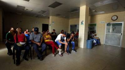 Pacientes se quedaron sin ser atendidos por falta de energía.