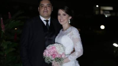 Ariel Sandoval y Paola Caballero ya son esposos.