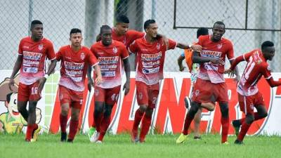 La Real Sociedad sacó el triunfo en el último minuto contra el Platense. Foto Samuel Zelaya