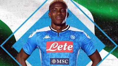 El delantero nigeriano Victor Osimhen ya luciendo los colores del Napoli.
