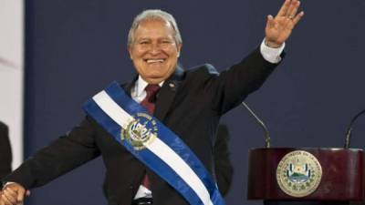 La Fiscalía de El Salvador emitió una orden de captura contra el exmandatario Salvador Sánchez Cerén (2014-2019) por su supuesta participación en la malversación de 351 millones de dólares cuando fue vicepresidente del Gobierno de su antecesor, Mauricio Funes.