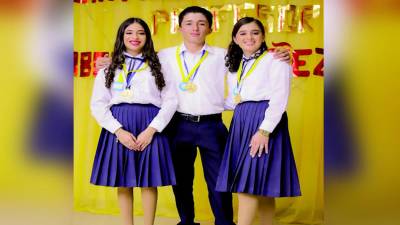 Diana María y Dulce María están en undécimo de Contaduría y Finanzas en el Insuca de Santa Rita, Copán. Se gradúan el otro año.