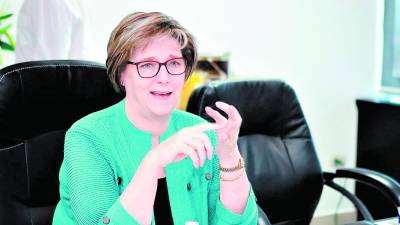 <b>Embajadora Laura Dogu se ha referido en diversas oportunidades a acciones que el oficialismo ha realizado, declaraciones que suelen ser tildadas de injerencistas por parte del mandato Castro.</b>