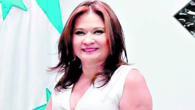 <b>Yanira Álvarez asume el cargo de directora ejecutiva del IHSS de manera interina hasta que se nombre un nuevo director.</b>