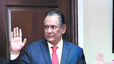 Mario Segura fue ratificado en la jefatura de la bancada.