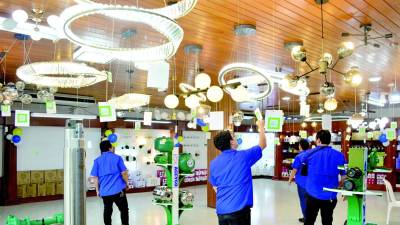 <b>Aceyco cuenta con las mejores lámparas decorativas para su hogar. Fotos: Héctor Paz.</b>