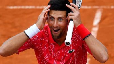El tenista Novak Djokovic da positivo por covid-19 tras participar en un torneo que él mismo organizó. Foto AFP.
