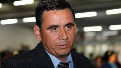 Benigno Pineda llega a la Comisión Nacional de Arbitraje.