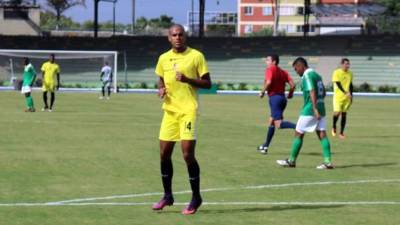 Eddie Hernández anota en su primer partido con la camiseta del Tolima de Colombia.