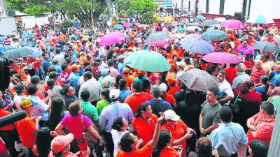 Empleados de la estatal protestaron ayer por la mañana a fin de presionar la aprobación del presupuesto.