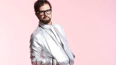 Alex Syntek ha recibido amenazas de los seguidores del reguetón por sus duras críticas.