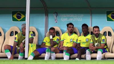 Neymar salió lesionado en el triunfo de Brasil contra Serbia en el debut del Mundial de Qatar 2022.