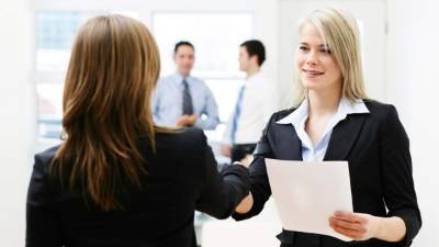 Las empresas especializadas en cazatalentos, tienen el procedimiento adecuado para facilitar a las empresas este equipo de recursos humanos externo