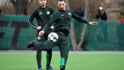 Ibrahimovic ha estado entrenando con el Hammarby sueco. Foto EFE