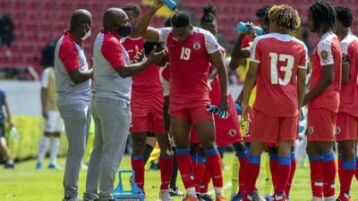 El entrenador de Haití, Webens Prinsimé, explicó por qué arrancó con 10 hombres su debut en el Preolímpico Sub-23 ante Honduras.