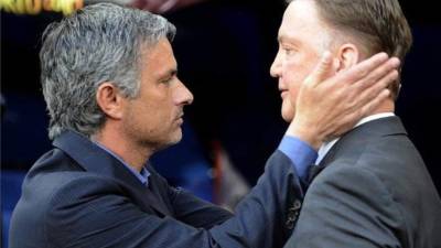 Mourinho llegaría en lugar de Van Gaal.