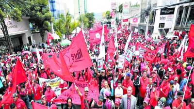 Partidos anuncian campañas prematuras.