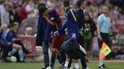 Luis Suárez abandonó el campo entre lágrimas. Foto AFP/Josep Lago