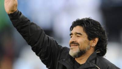 Con Maradona desaparece una de las grandes figuras del fútbol mundial.