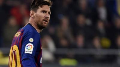 Lionel Messi percibe ganancias de 130 millones de euros. Su salario supera los siete millones de euros al mes. FOTO AFP.
