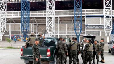 Todos los elementos de las Fuerzas Armadas de Honduras y las diferentes entidades de la Policía Nacional trabajan este día de manera conjunta en el proceso electoral para garantizar la seguridad de los ciudadanos que ejercerán el sufragio.