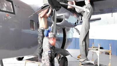 Los técnicos de la Fuerza Aérea Hondureña (FAH) estarán al servicio de empresas de aviación privadas para hacer mantenimientos.