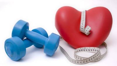 Realizar una actividad física diaria y hacer algunos movimientos en la oficina pueden proteger su corazón.