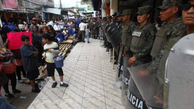 Un contingente de varias fuerzas de seguridad recorrió los puntos más conflictivos.