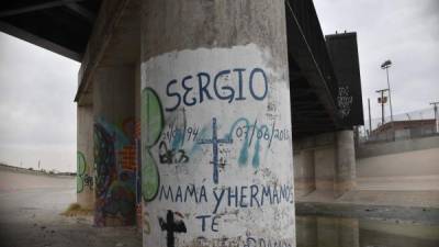 Imagen muestra el lugar donde, en 2010, un joven mexicano de 15 años, fue asesinado por un oficial de policía de los EEUU. AFP