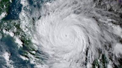 El huracán Iota se mantiene en categoría dos.