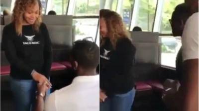 Los dos novios de la mujer la dejaron expuesta frente a sus compañeros de trabajo.