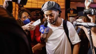 Ronaldinho estuvo encarcelado más de un mes, una experiencia que califica de 'golpe duro'.