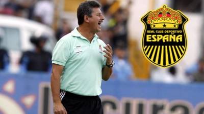 Mauro Reyes llega al banquillo de los aurinegros.