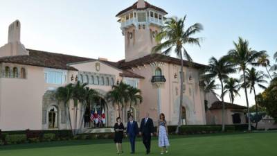 Donald Trump y su esposa Melania ya comenzaron a hacer las maletas para mudarse el próximo 20 de enero a su exclusivo y lujoso resort en Florida, Mar-a-Lago, ubicado en el centro de Palm Beach, y que desde 2016 había sido denominado como 'la Casa Blanca de invierno' para el magnate y su familia que pasaban ahí sus vacaciones de fin de año huyendo de las gélidas temperaturas en Washington D.C.