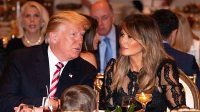 El FBI registró el closet de la ex primera dama de Estados Unidos, Melania Trump, en la redada a su mansión en Mar a Lago.