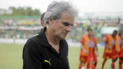 Mario Zanabria cabizbajo por la derrota del Real España. Foto Neptalí Romero