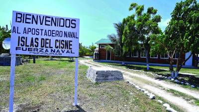 <b>La gráfica muestra el apostadero de la Base Naval en el archipiélago Islas del Cisne, a 250 kilómetros de tierra firme.</b>