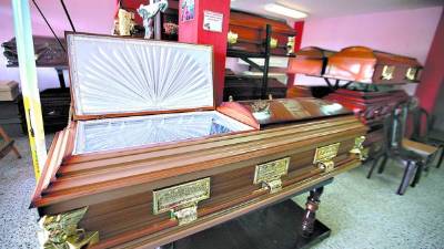 El costo de los ataúdes puede variar de 9,000 a 30,000 lempiras.
