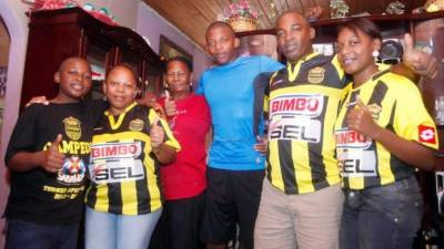 La familia del portero Luis López se encuentra feliz tras el debut del jugador de Real España en la Bicolor.