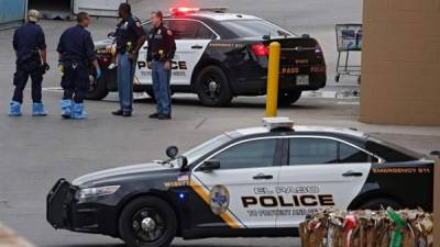 La policía está afuera mientras investiga el tiroteo masivo que ocurrió en un Walmart en El Paso, Texas, EEUU., el 06 de agosto de 2019. EFE/EPA/Larry W. Smith/Archivo