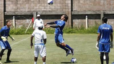 La Selección salvadoreña siguió este miércoles con sus entrenamientos. Foto Neptalí Romero, Enviado Especial